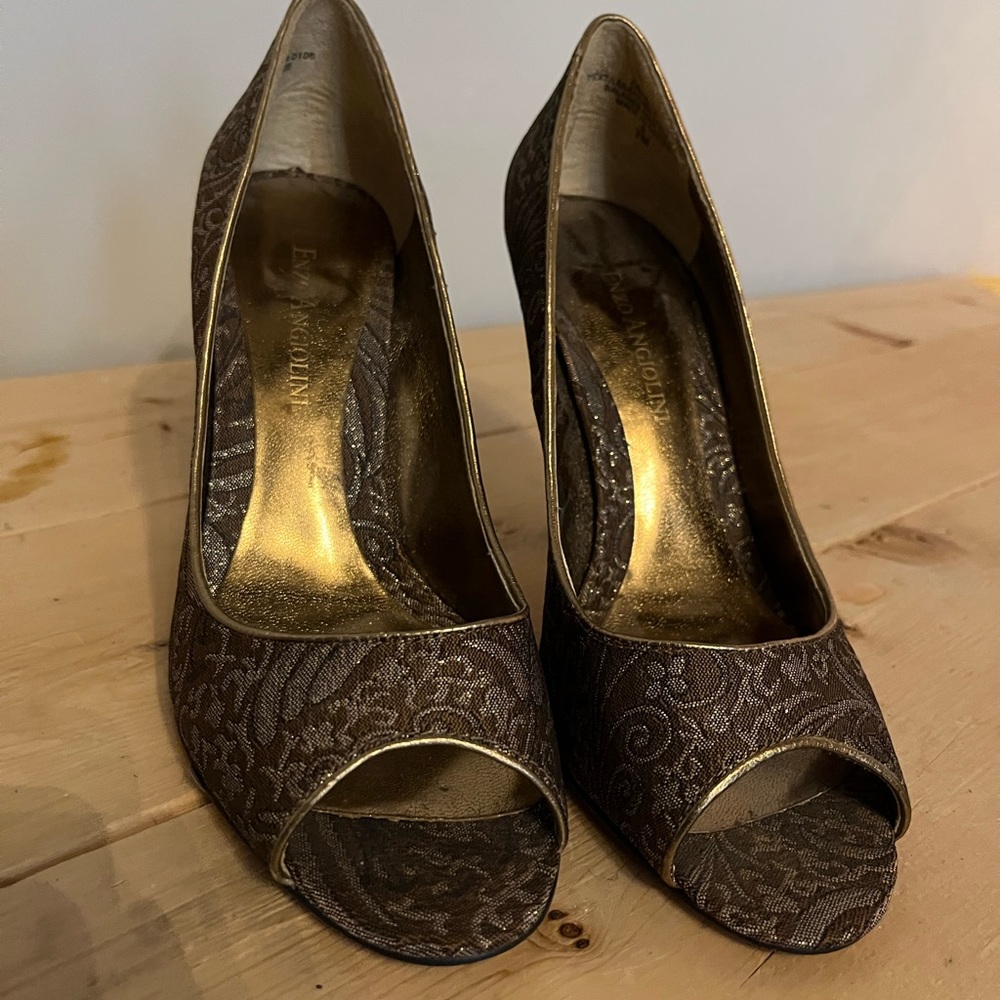 Enzo Angiolini gold and brown embroidered pumps.